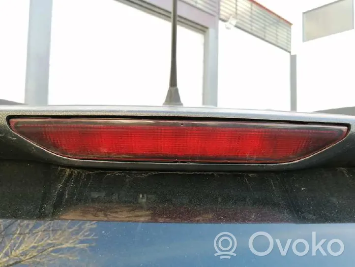 Chrysler 300C Trzecie światło stop 