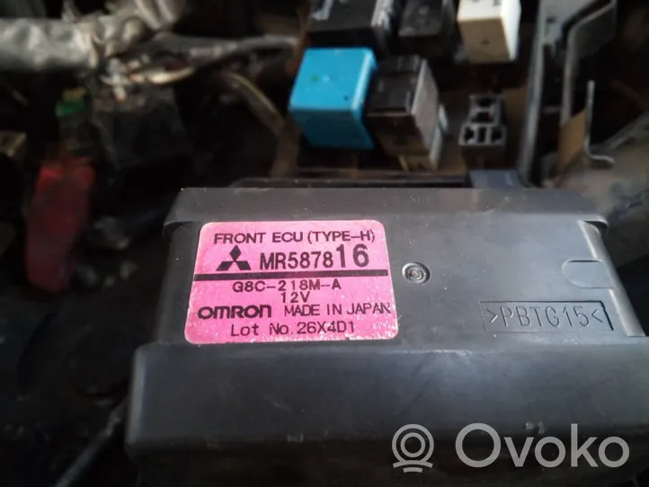 Mitsubishi Montero Module de fusibles MR587816