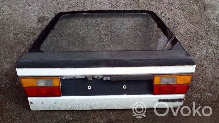 Volkswagen PASSAT B2 Tailgate/trunk/boot lid 