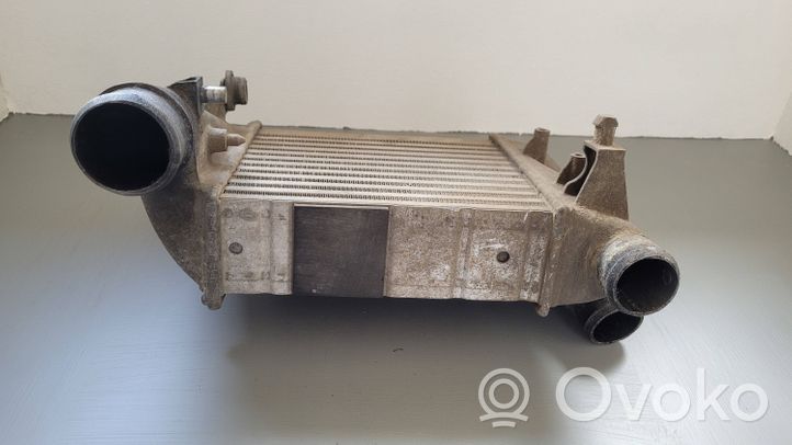 Audi A4 S4 B6 8E 8H Interkūlerio radiatorius 8E0145806