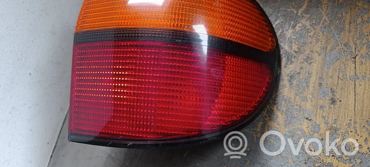 Volkswagen Sharan Aizmugurējais lukturis virsbūvē 7M0945258A