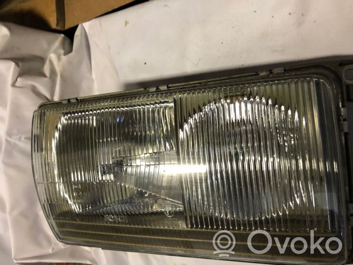 Mercedes-Benz 200 300 W123 Lampa przednia 1305235040