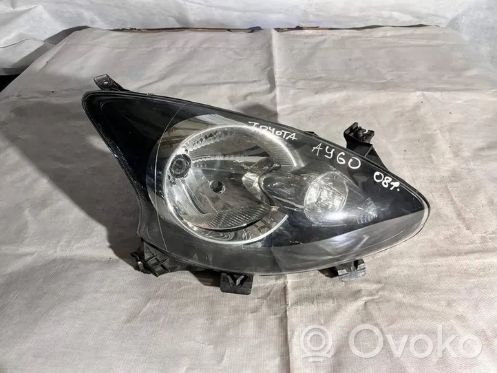 Toyota Aygo AB10 Phare frontale 811100H010