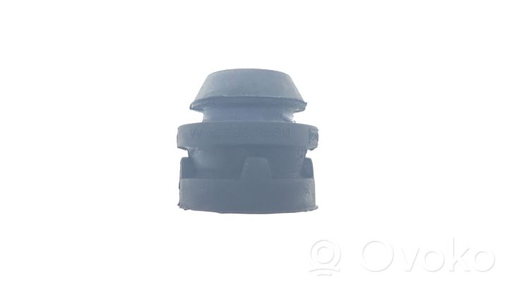 Ford Mondeo MK V Staffa di montaggio del radiatore DG938B204