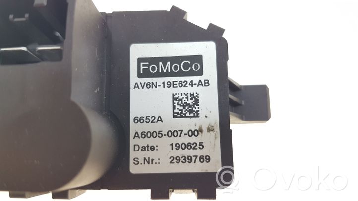 Ford Kuga II Heater blower fan relay AV6N19E624AB