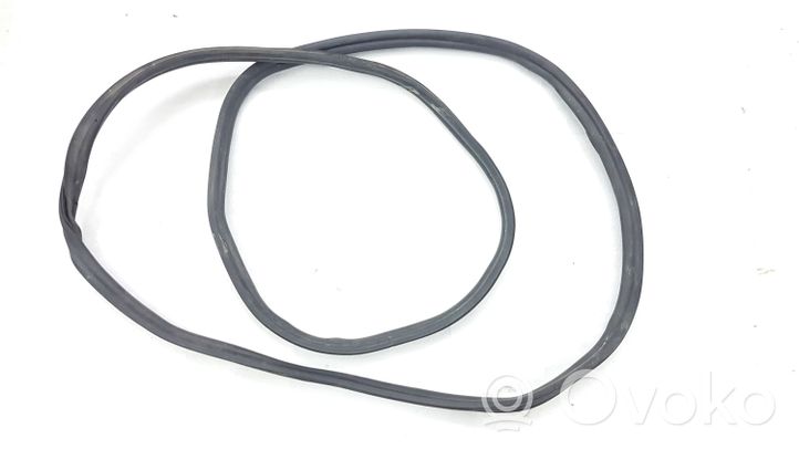 Volkswagen Touareg II Trunk rubber seal (body) 7P6827705