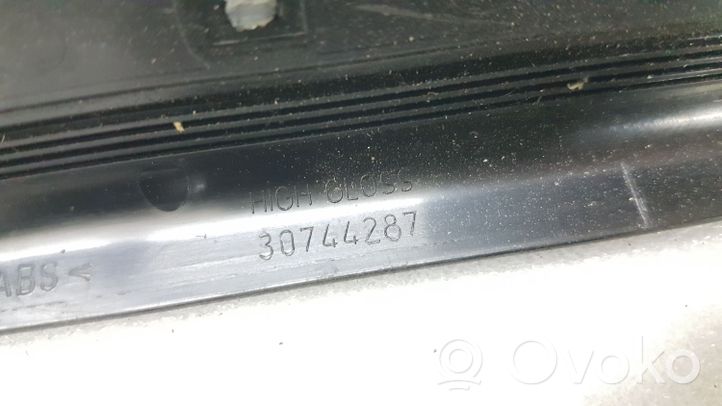 Volvo V50 Garniture, jupe latérale/bas de caisse avant 30744287