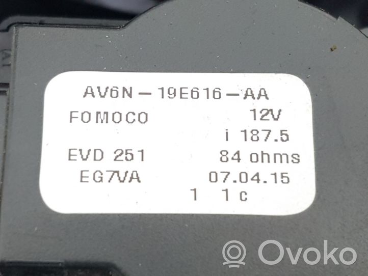 Ford C-MAX II Sisälämmityksen ilmastoinnin korin kokoonpano BV6N19B555