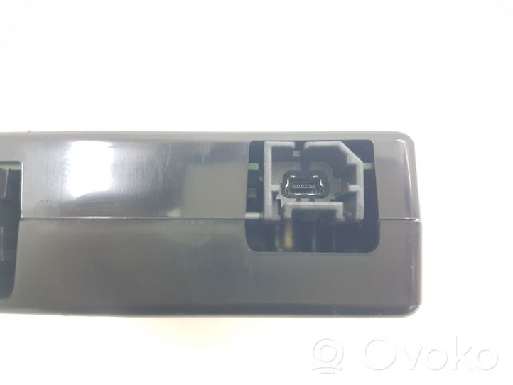 Ford C-MAX II Connecteur/prise USB BT4T14F014