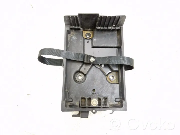 Ford Fusion II Boîte de batterie HG9310723