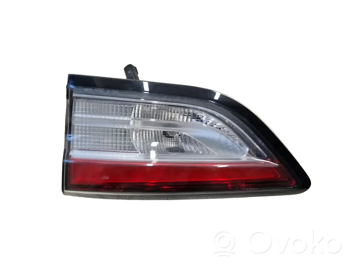 Ford Escape IV Lampy tylnej klapy bagażnika LJ6B13A602