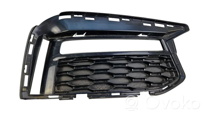 BMW 5 G30 G31 Mascherina inferiore del paraurti anteriore 51118064964