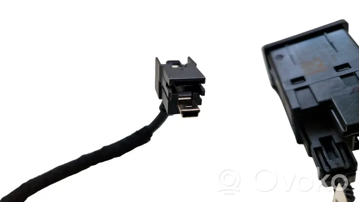 Ford Maverick Gniazdo / Złącze USB ML3T14F014