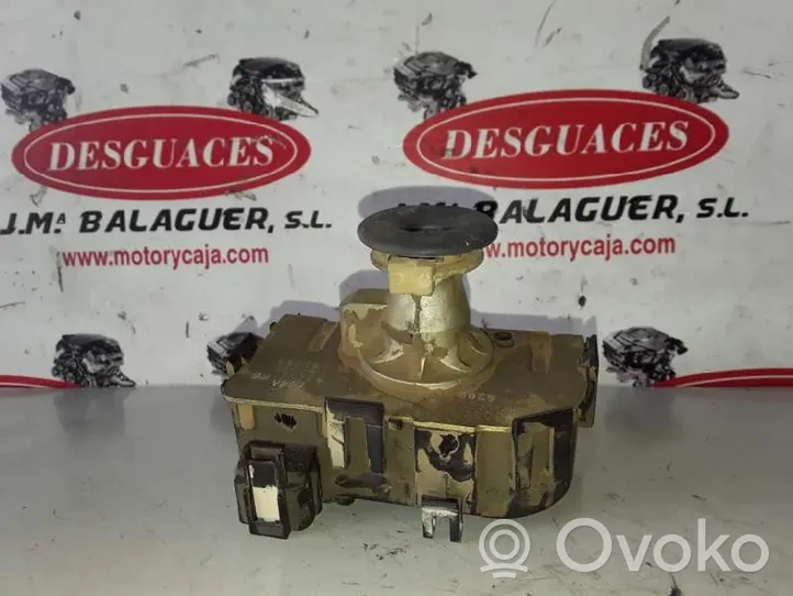 Ford Focus Blocco chiusura del portellone YS4AA43102FE