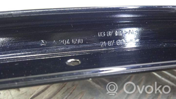 Mercedes-Benz C AMG W204 Takaoven lista (muoto) A2046900387