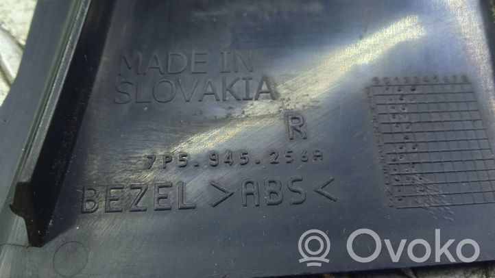 Porsche Cayenne (92A) Listwa pod lampę tylną 7P5945256A