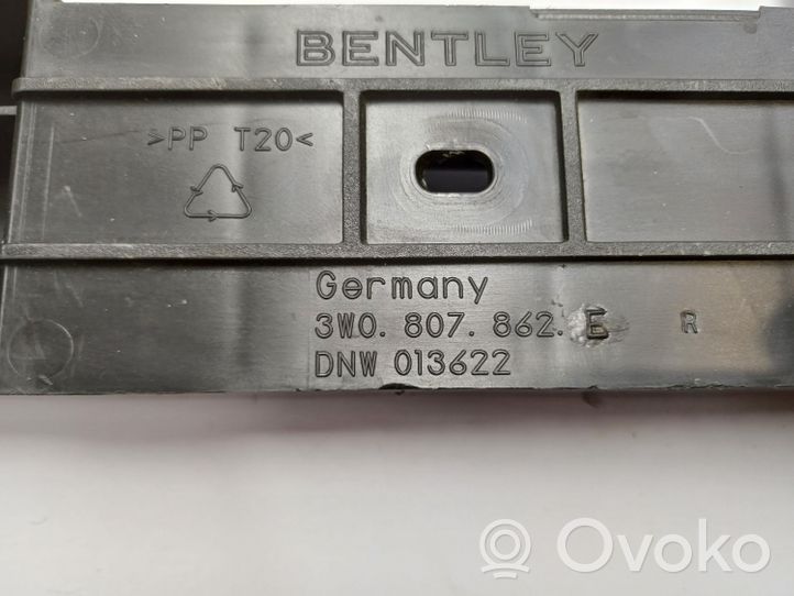 Bentley Continental Задний держатель бампера 3W0807862