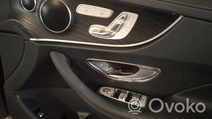 Mercedes-Benz E W238 Door card panel trim set A2389050501