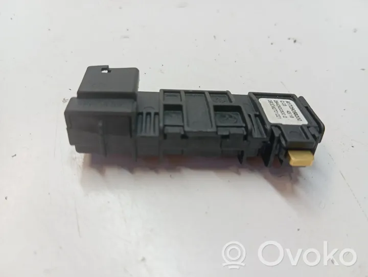 Mercedes-Benz CLS C218 X218 Lietus sensors A1729058200