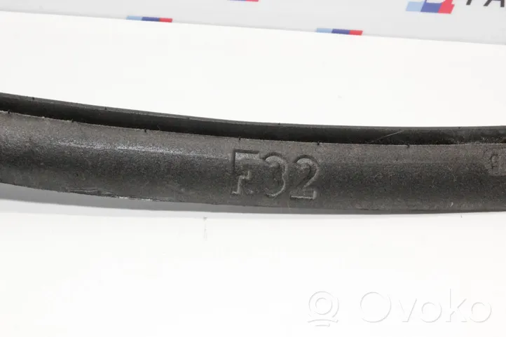 BMW 4 F32 F33 Supporto/guarnizione in poliuretano espanso del parafango 7322913