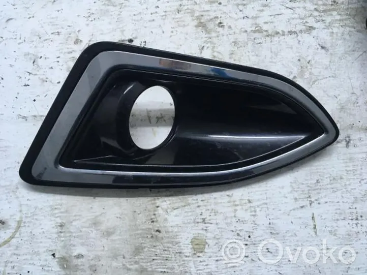 Ford Escort Grille inférieure de pare-chocs avant GT4B-19953