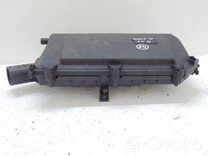 Volkswagen Golf IV Oro filtro dėžė 036129611AH