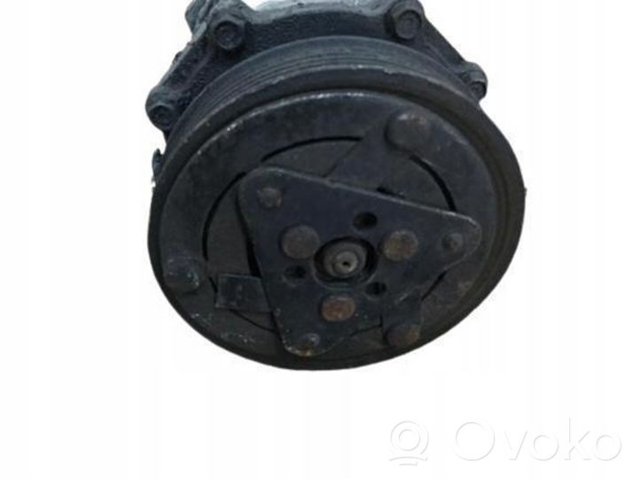 Opel Movano B Air conditioning (A/C) compressor (pump) 8200979500