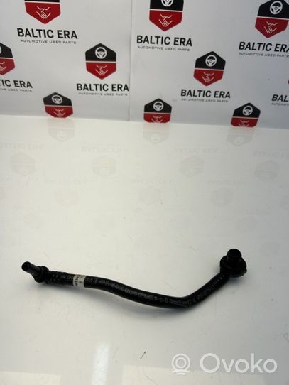 BMW 4 F36 Gran coupe Sfiato/tubo di sfiato/tubo flessibile 7613026