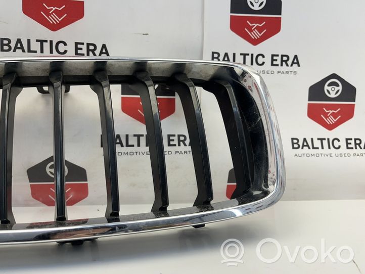 BMW 4 F32 F33 Grille calandre supérieure de pare-chocs avant 7294814