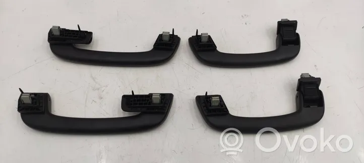 BMW 3 GT F34 Un set di maniglie per il soffitto 