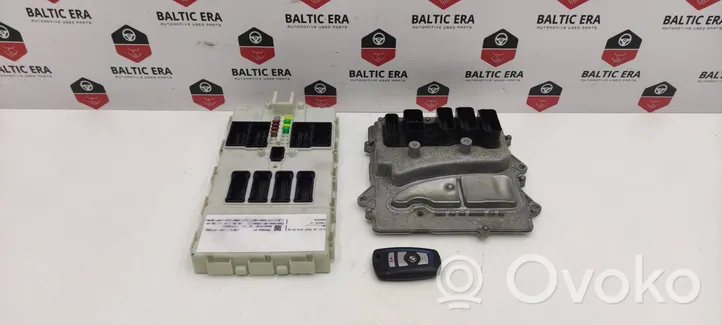BMW 4 F32 F33 Kit centralina motore ECU e serratura 8639582