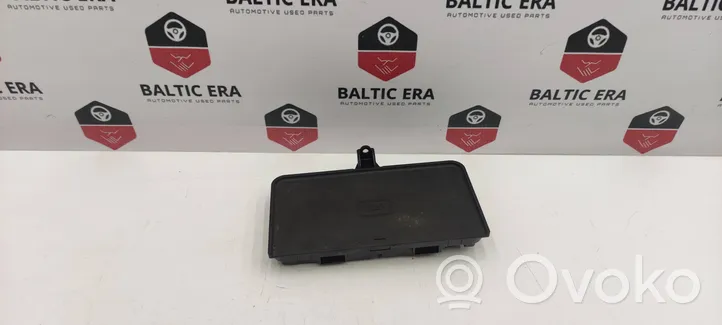 BMW 5 G30 G31 Wireless charging module 8781455