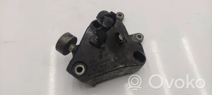 BMW 5 G30 G31 Support, suspension du moteur 6861557