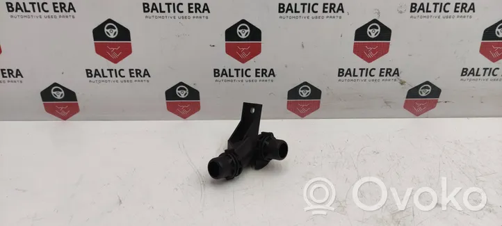 BMW X5 F15 Moottorin vesijäähdytyksen putki/letku 6985116