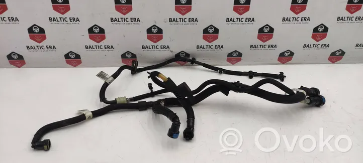 BMW 4 F36 Gran coupe Fuel injector supply line/pipe 8587793
