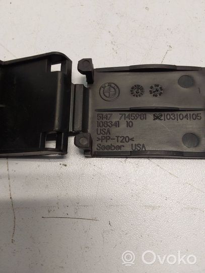 BMW X5 E70 Staffa supporto del triangolo d’emergenza 7145981