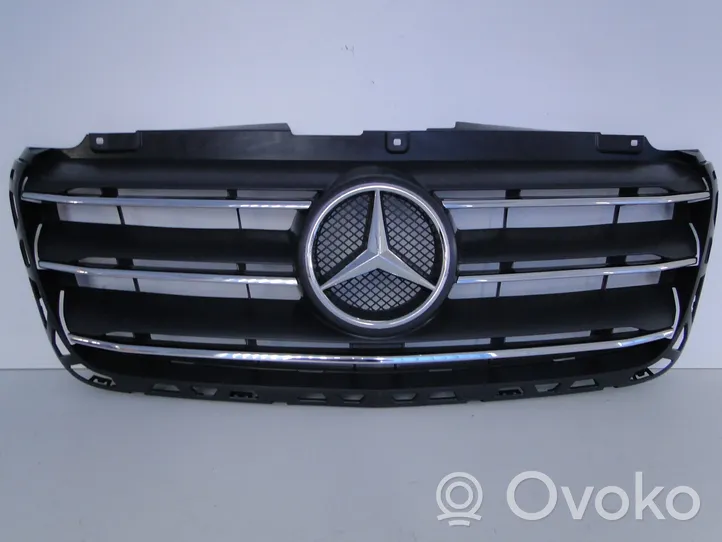 Mercedes-Benz Sprinter W907 W910 Atrapa chłodnicy / Grill A9108852700