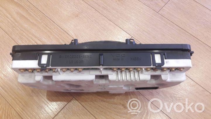 Mercedes-Benz ML W163 Monitori/näyttö/pieni näyttö A1635406911