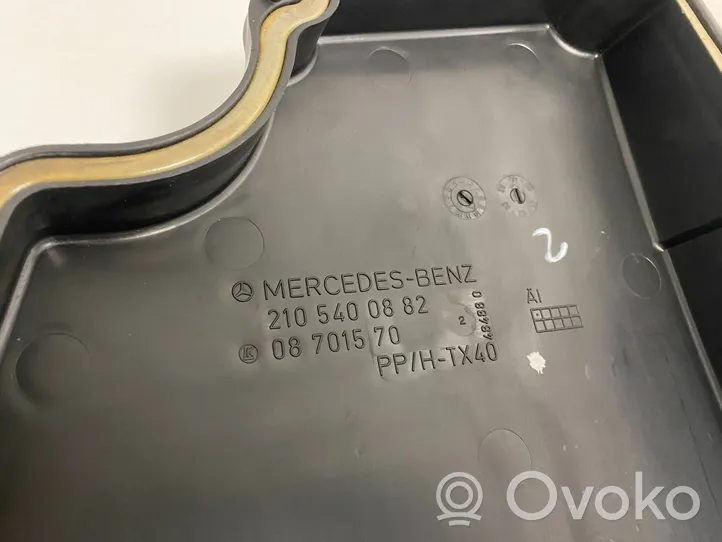 Mercedes-Benz E W210 Pokrywa skrzynki bezpieczników 2105400882