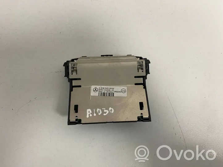 Mercedes-Benz CLK A209 C209 Anzeige Display Einparkhilfe Parktronic PDC A2095452432