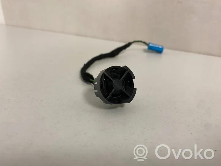 Mercedes-Benz Vito Viano W639 Subwoofer-bassokaiutin 6398270660