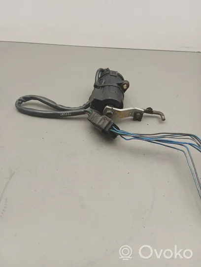 BMW 7 E32 Akseleratora elektriskais regulators (pedālis) 0132009318