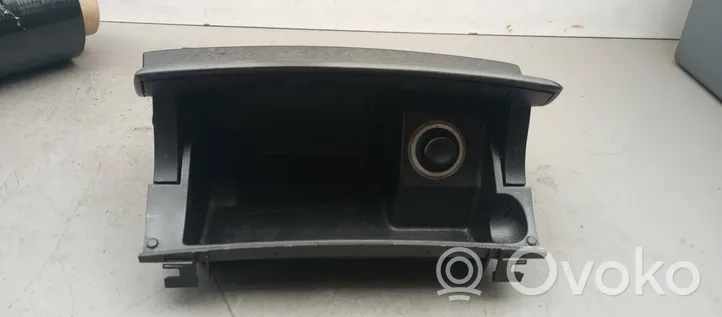 Mercedes-Benz E W211 Popielniczka przednia tunelu środkowego 2118101330