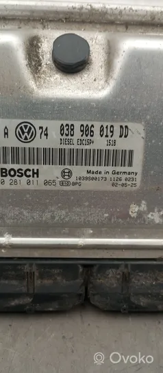 Volkswagen Bora Calculateur moteur ECU 0281011065