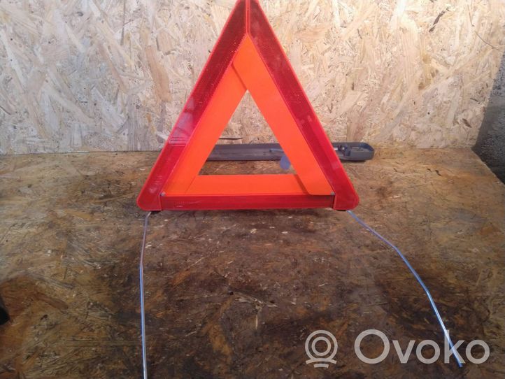 Volvo S60 Triangle d'avertissement 9190063