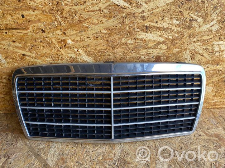 Mercedes-Benz E W124 Griglia anteriore 1248880323