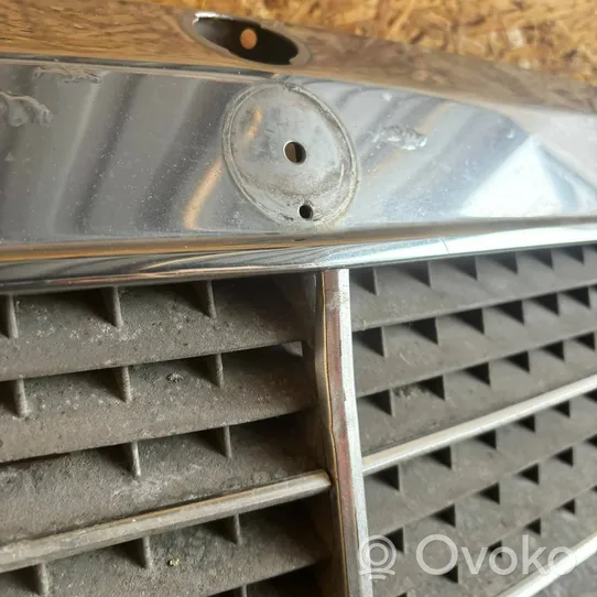 Mercedes-Benz E W124 Front grill 1248880223