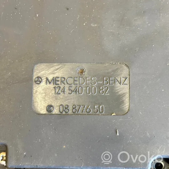 Mercedes-Benz E W124 Pokrywa skrzynki bezpieczników 1245400082