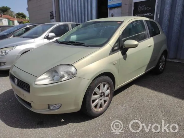 Fiat Grande Punto Portiera anteriore 