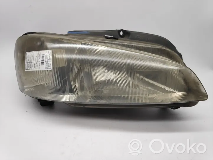 Peugeot 106 Faro/fanale 